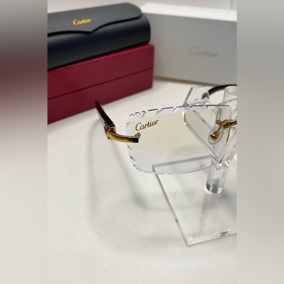 Cartier Buffs in Differnt Frames and Lenses as well way under retail 100% real - Picture 2 of 5